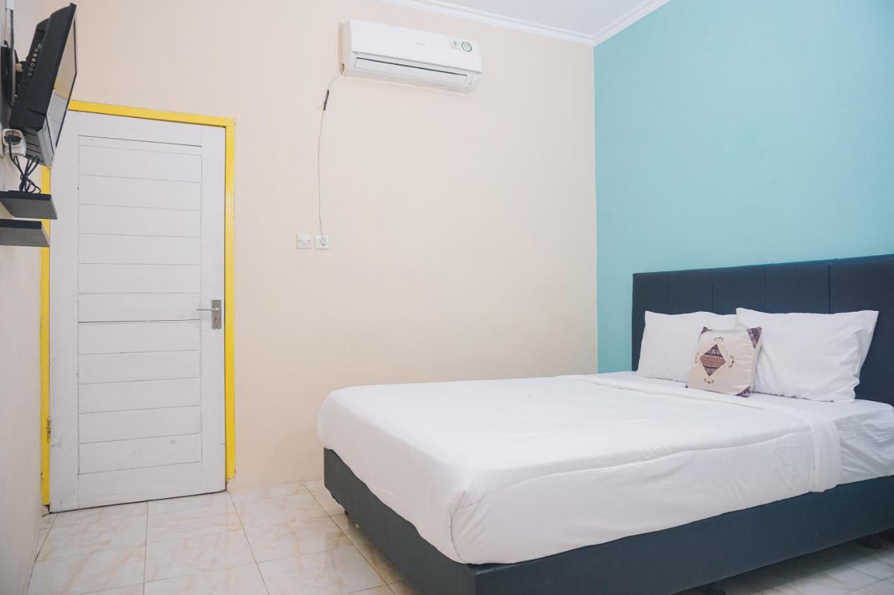 Grand Khalifah Guesthouse Sumbawa Exterior photo