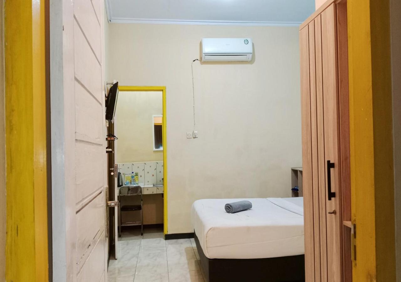 Grand Khalifah Guesthouse Sumbawa Exterior photo